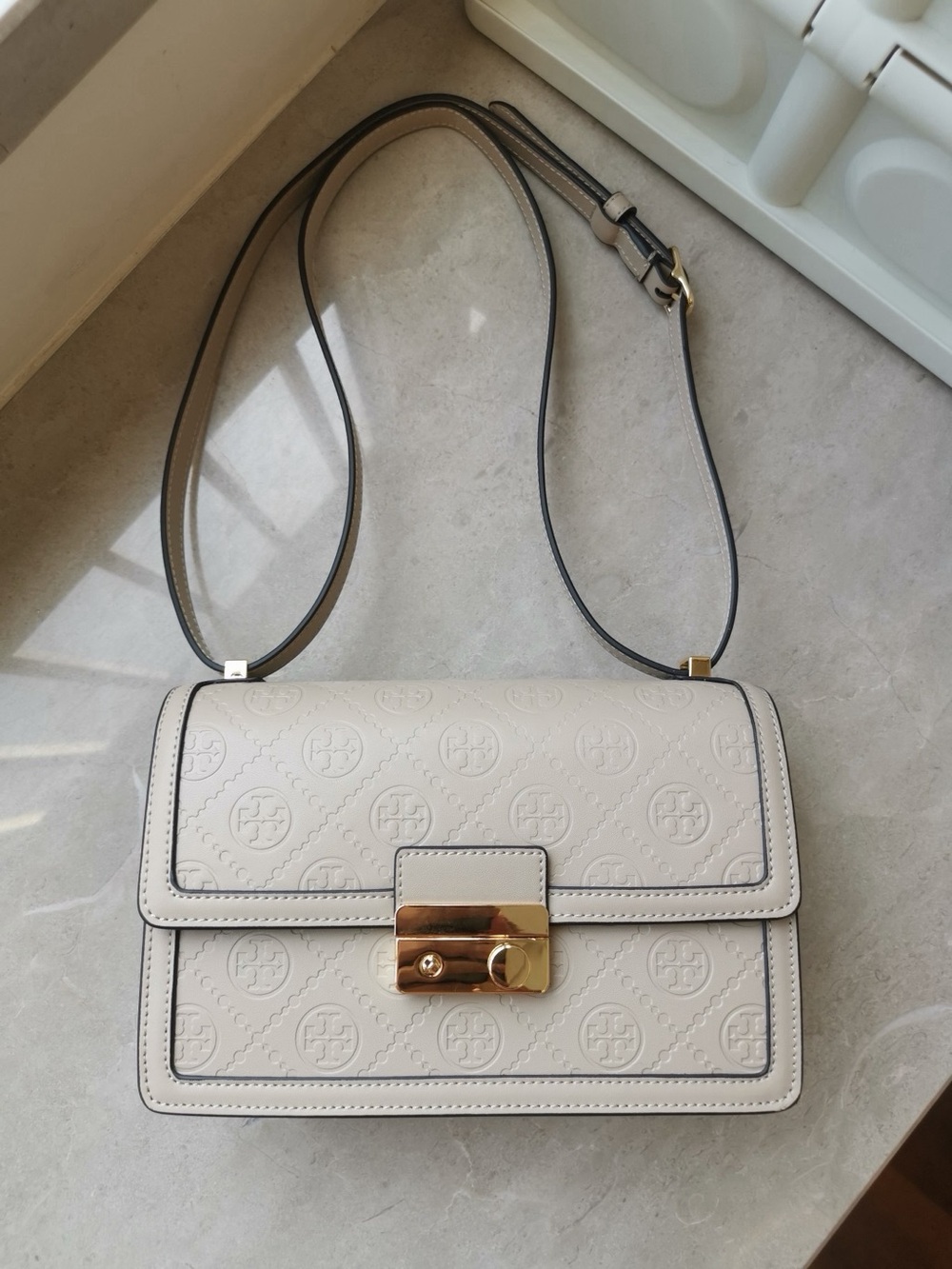 Designer-Style Cream Shoulder Bag with Gold Lock